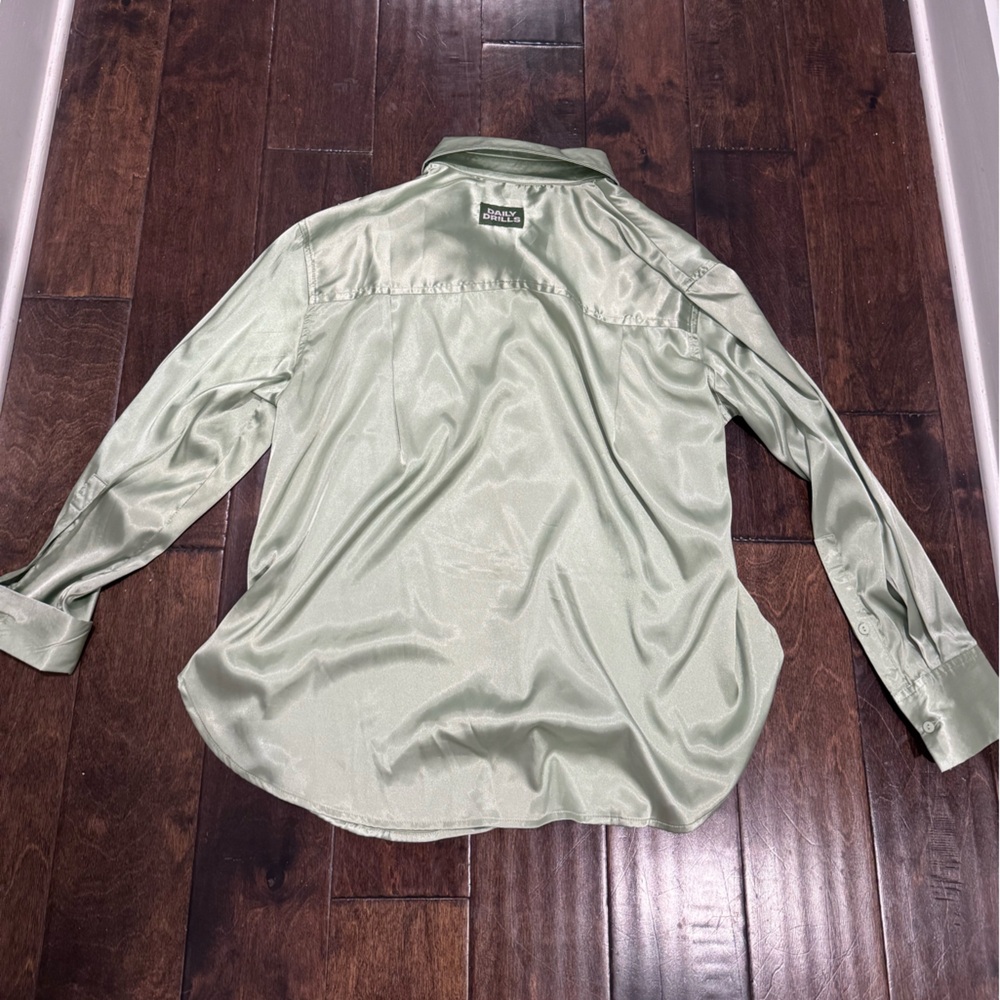 Daily Drills Silk Sweet Pea Button-Up Shirt